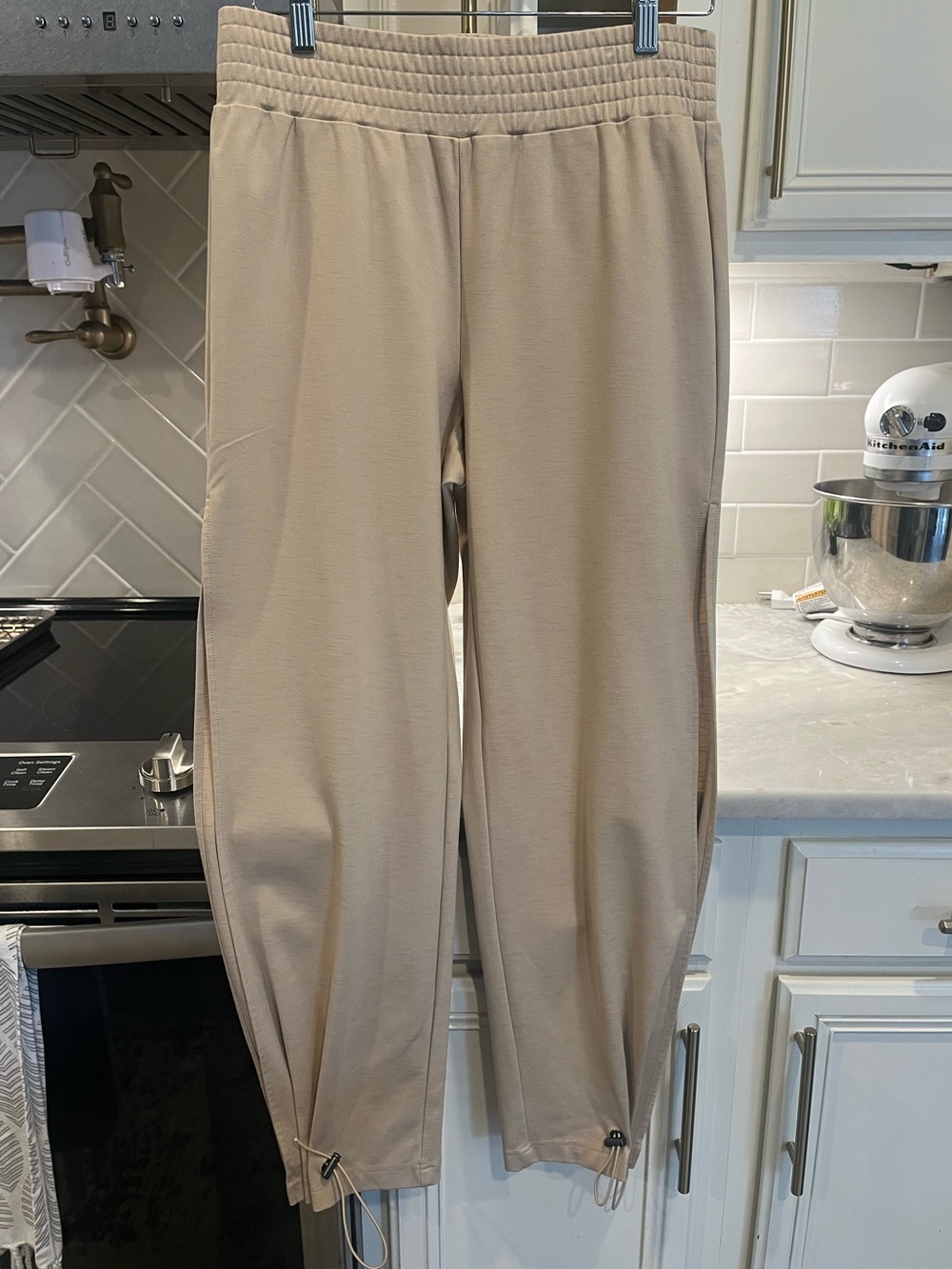 ALICE+OLIVIA Miami Side Slit Jogger - Picture 4 of 6